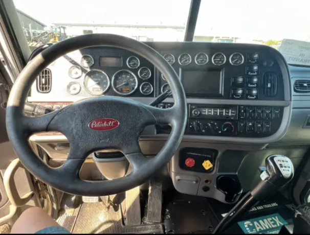 2015-peterbilt-367-ta-winch-truck-big-3