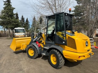 244 John Deere Loaders