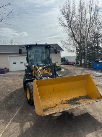 244-john-deere-loaders-big-3