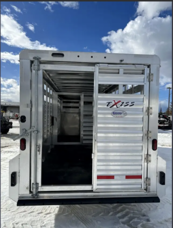 2024-exiss-stk-7020-livestock-trailer-big-2