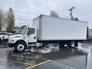 2018 Freightliner M2 26' DRY BOX + RAILGATE + CVI COMPLETED + DIESEL