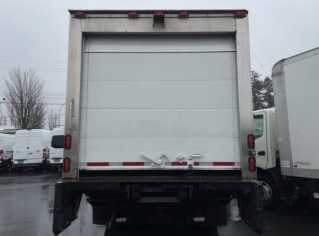 2015-isuzu-nqr-16-box-reefer-power-tailgate-price-drop-big-2