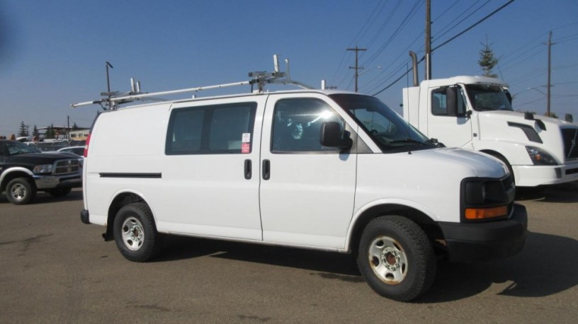 2010-chevrolet-express-3500-big-1