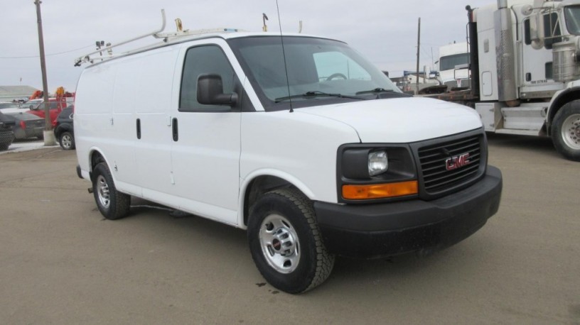 2012-gmc-savana-van-big-1