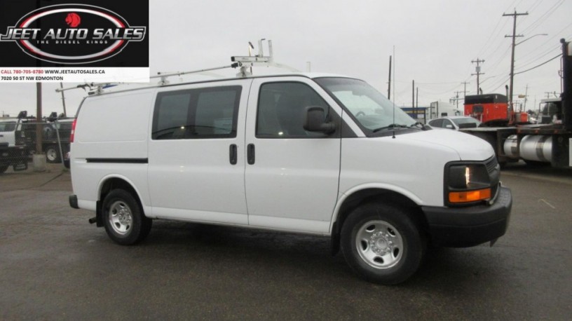 2013-chevrolet-express-3500-big-1