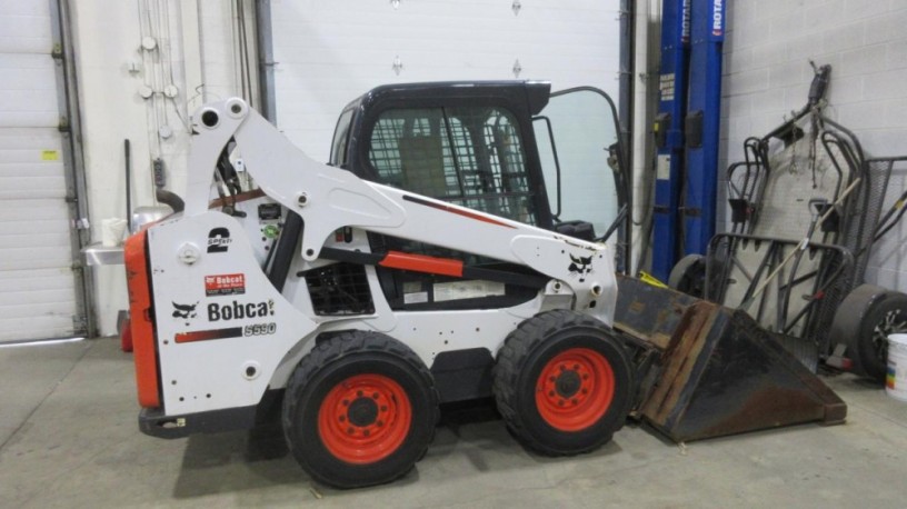 2014-bobcat-s590-big-1