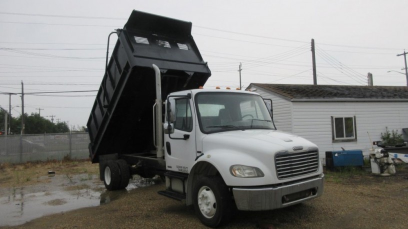 2006-freightliner-m2-big-1