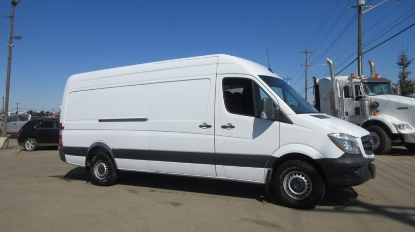 2017-mercedes-benz-sprinter-2500-high-roof-big-1