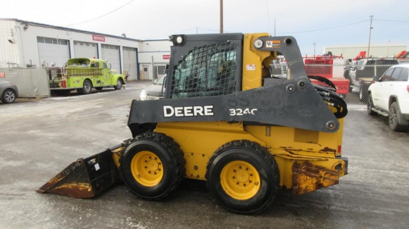 2019-john-deere-324g-big-1