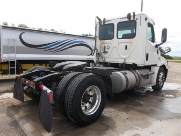 2019-freightliner-cascadia-sa-5th-wheel-truck-big-2