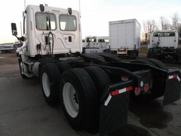 2015-freightliner-cascadia-ta-5th-wheel-truck-big-2