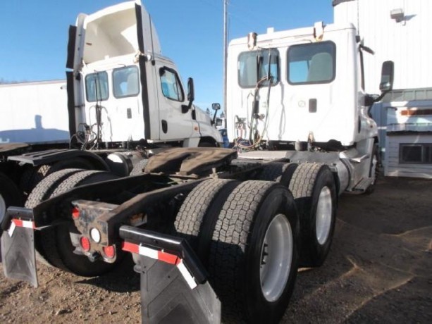 2015-freightliner-cascadia-ta-5th-wheel-truck-big-2