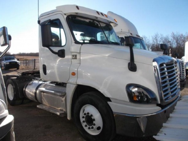 2015-freightliner-cascadia-ta-5th-wheel-truck-big-1