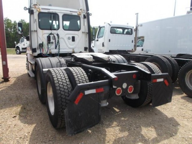 2015-freightliner-cascadia-ta-5th-wheel-truck-big-2