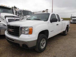 2010 GMC SIERRA 3500 HD 4X4 EX CAB TRUCK