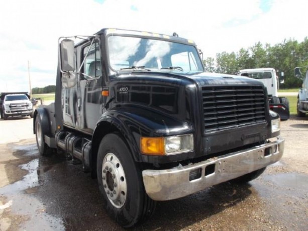 1998-international-4700-crew-cab-sport-chassis-truck-big-1