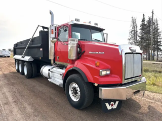 2015 Western Star 4900 8x6 Tri Axle Dump Truck / DETROIT / 21FT DUMP