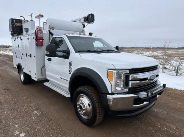 2017-ford-f550-4x4-service-truck-dsl-6006-vmac3in1-welder-big-1