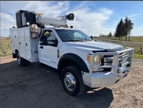 2017-ford-f550-4x4-service-truck-dsl-6006lbs-alum-3in1-welder-big-1