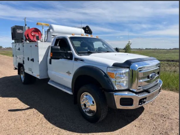 2015-ford-f550-regcab-4x4-service-truck-3in1-welder-5500lbs-vmac-big-1