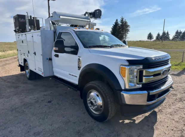 2017-ford-f550-4x4-service-truck-dsl-6006lbs-vmac-welder-big-1