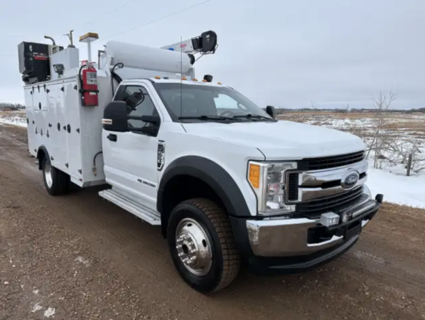 2017-ford-f550-4x4-service-truckdsl6006vmac3in1welder-big-1