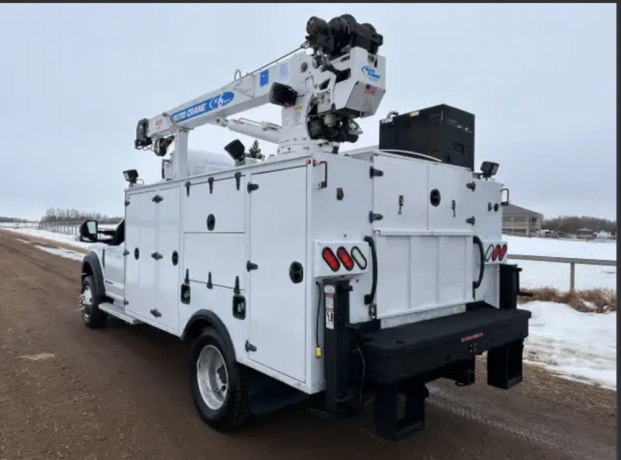 2017-ford-f550-4x4-service-truckdsl6006vmac3in1welder-big-2