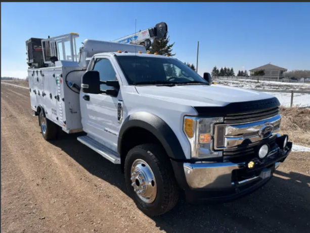 2017-ford-f550-4x4-service-truck-dsl-6000lbs-vmac-3in1-welder-big-1