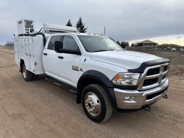 2013-dodge-5500-4x4-service-truck-dsl-6spd-3203lbs-vanair-big-1