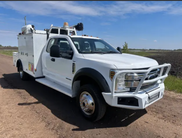 2018-ford-f550-extcab-service-truck-dsl-5005lbs-vmac-welder-big-1