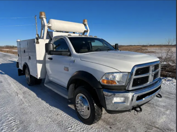 2012-dodge-5500-4x4-service-truck-dsl-4000lbs-vmac-big-1