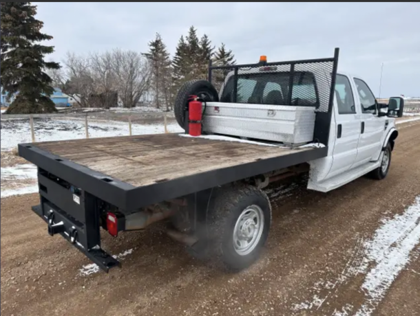 2008-ford-f350-4x4-crew-cab-flat-deck-gas-9ft-bed-big-2