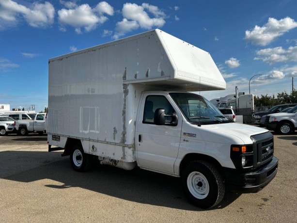 2013-ford-econoline-commercial-cutaway-e-350-super-duty-138-5-spd-srw-big-1