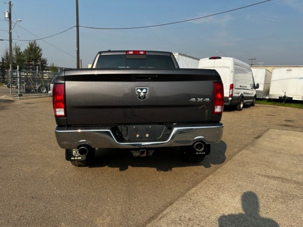 2016-ram-1500-4wd-crew-cab-1405-slt-big-2