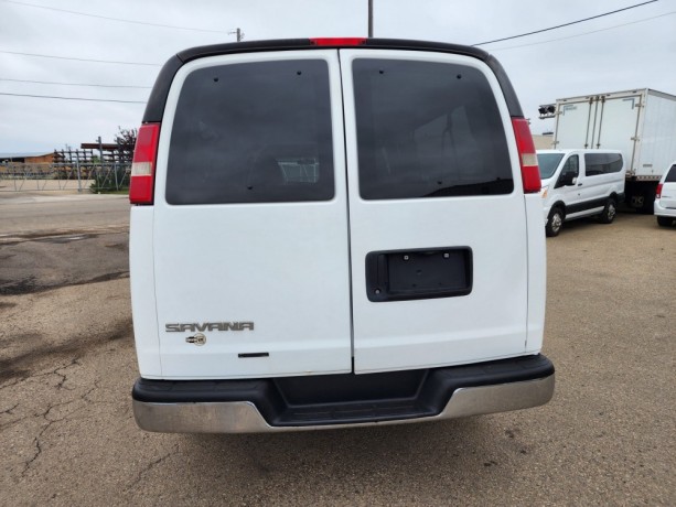 2013-chevrolet-express-passenger-rwd-3500-155-lt-w1lt-big-2