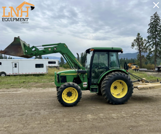 2001-john-deere-5520-tractor-big-1