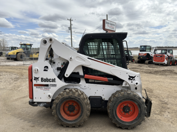 2016-bobcat-s650-big-1