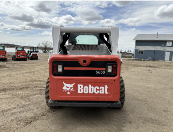 2016-bobcat-s650-big-3