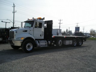 2015 PeterBilt 348 Tri Axle Roll Off