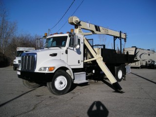 2010 PeterBilt 335 Crane Truck