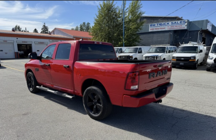 2023-ram-1500-classic-night-edition-crew-cab-57-box-4x4-big-2