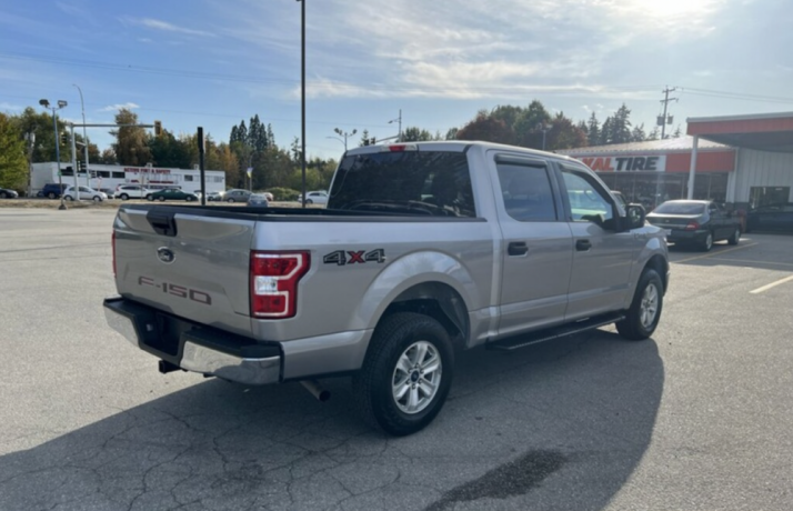 2020-ford-f-150-xlt-crew-cab-56-box-4x4-big-2