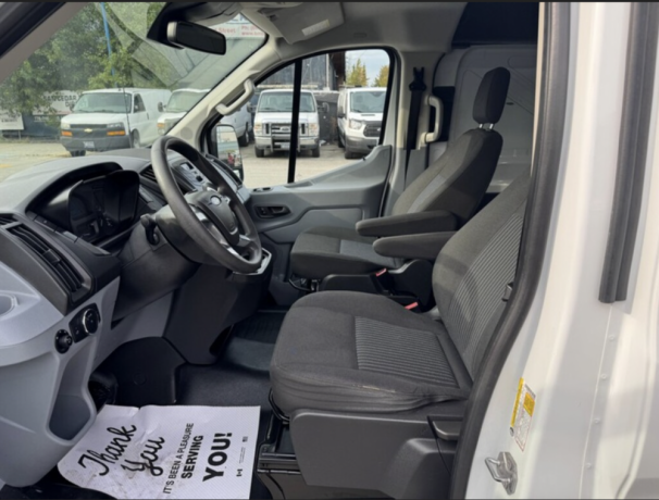 2019-ford-transit-t-250-cargo-big-3