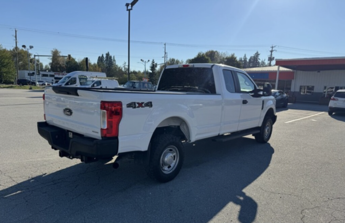 2019-ford-f-350-ext-cab-8-ft-long-box-4x4-big-2