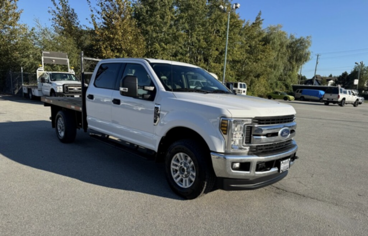 2019-ford-f-350-xlt-crew-cab-flat-deck-4x4-big-1