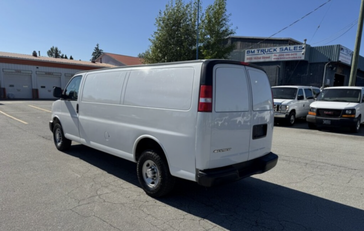 2019-chevrolet-express-2500-extended-cargo-van-big-2