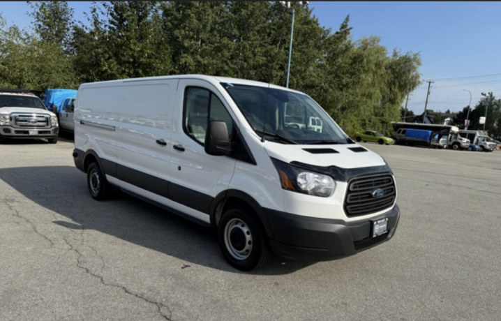 2018-ford-transit-t-150-cargo-big-1