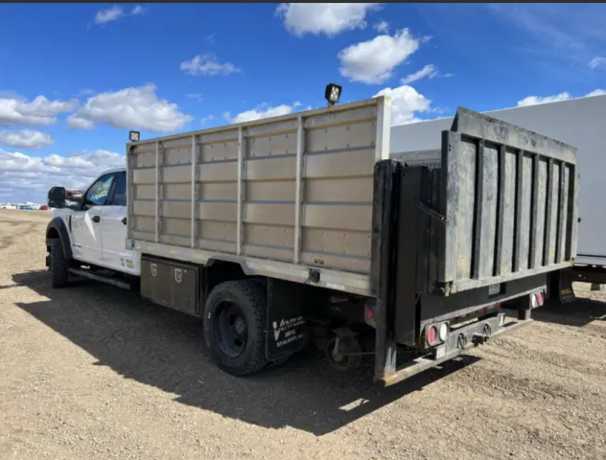 2017-ford-f-550-xlt-hi-rail-w-power-tailgate-big-2