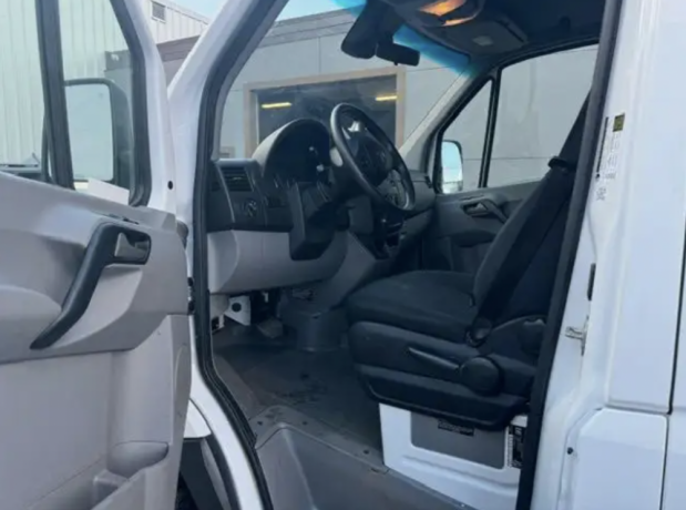 2017-mercedes-sprinter-cargo-van-highroof-diesel-big-3