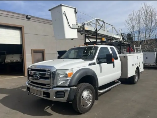 2011-ford-f-550-xlt-utilitybucket-truck-big-1